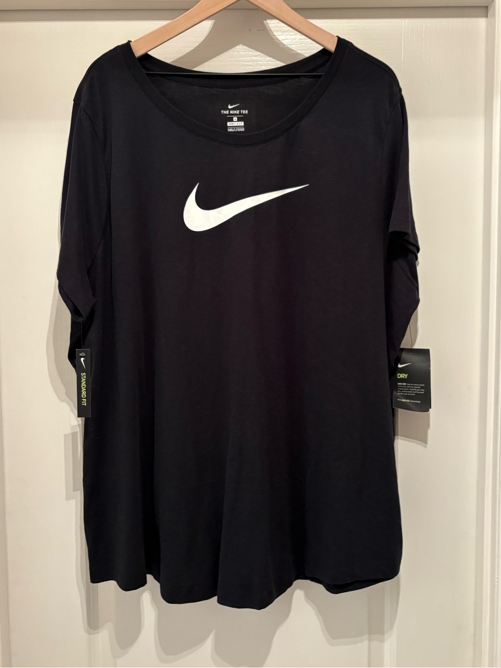 Women’s Nike Dri-FIT black short-sleeve t-shirt size 3x NWT